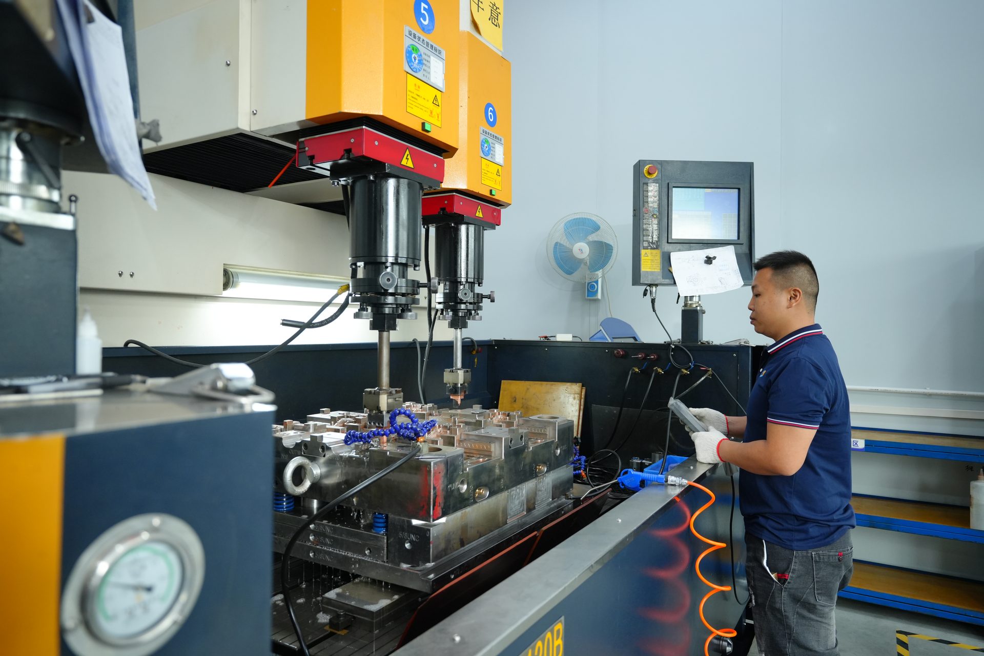 Double-head EDM machine