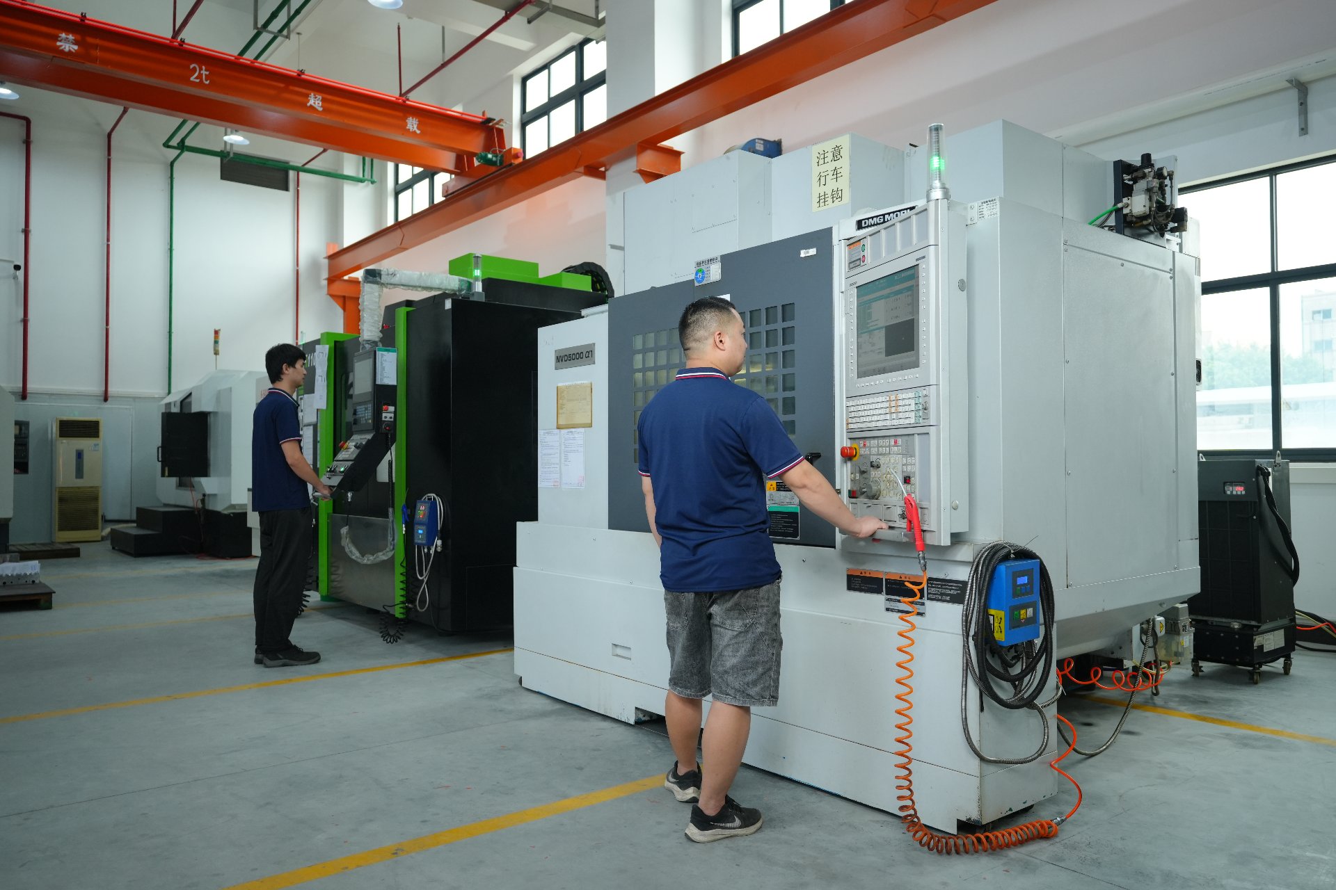 High-speed CNC machining center